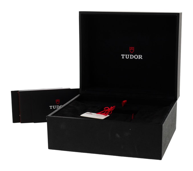 Tudor Black Bay Pro M79470-0001